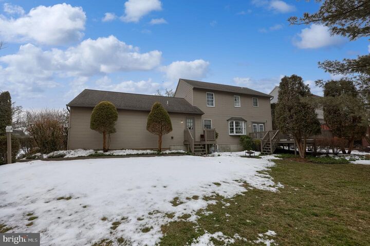 Property Photo:  204 Post Oak Road  PA 17603 