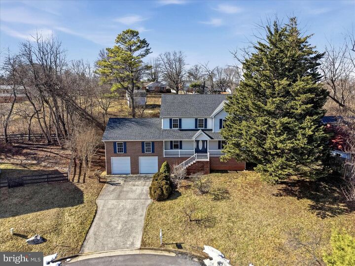 Property Photo: 620 Crystal Court VA 22601