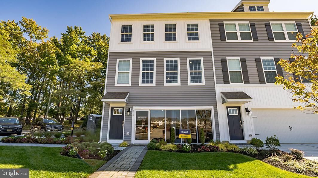 Property Photo:  1086 Meadowlark Drive  PA 18051 