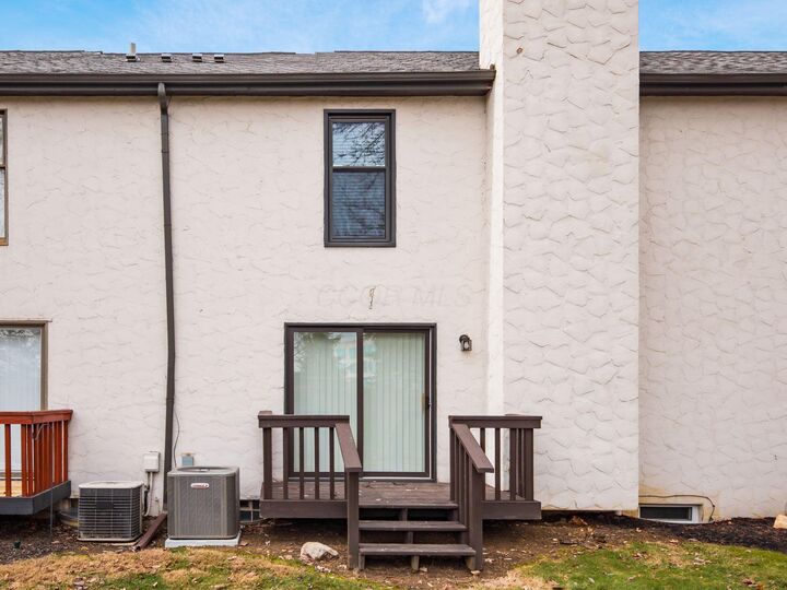 Property Photo: 6751 Willow Grove E Place OH 43017