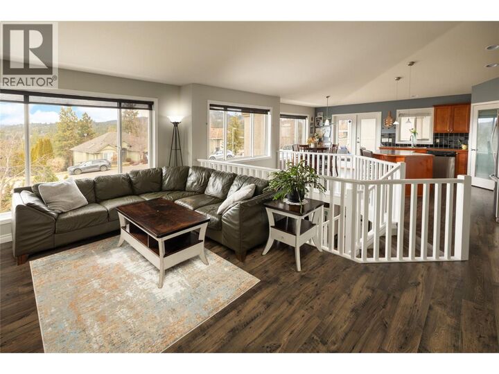 Photo de la propriété:  3013 Brindisi Place  BC V1V 2N5 