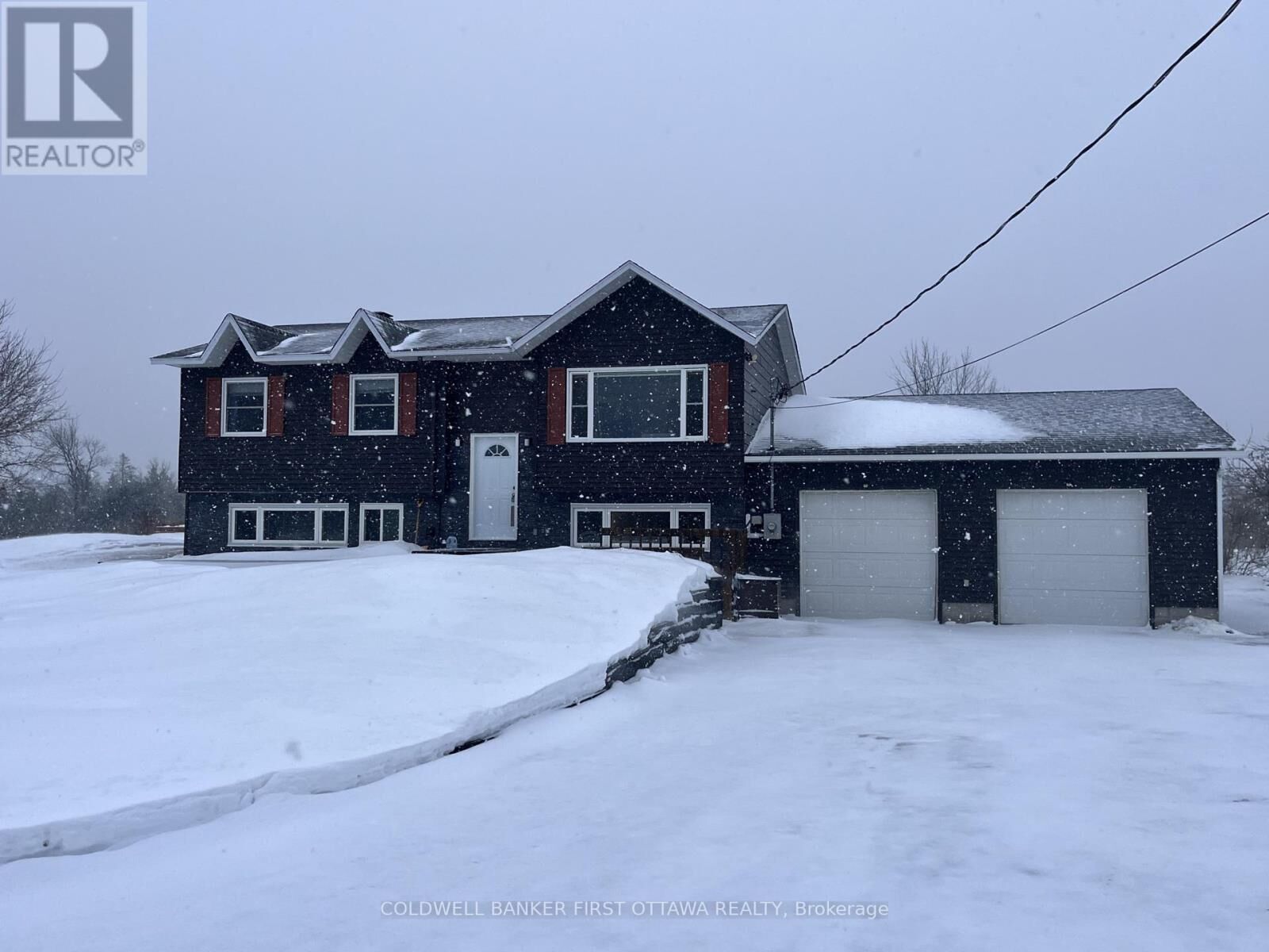 Property Photo: 1181 Holbrook Road ON K7A 4S7