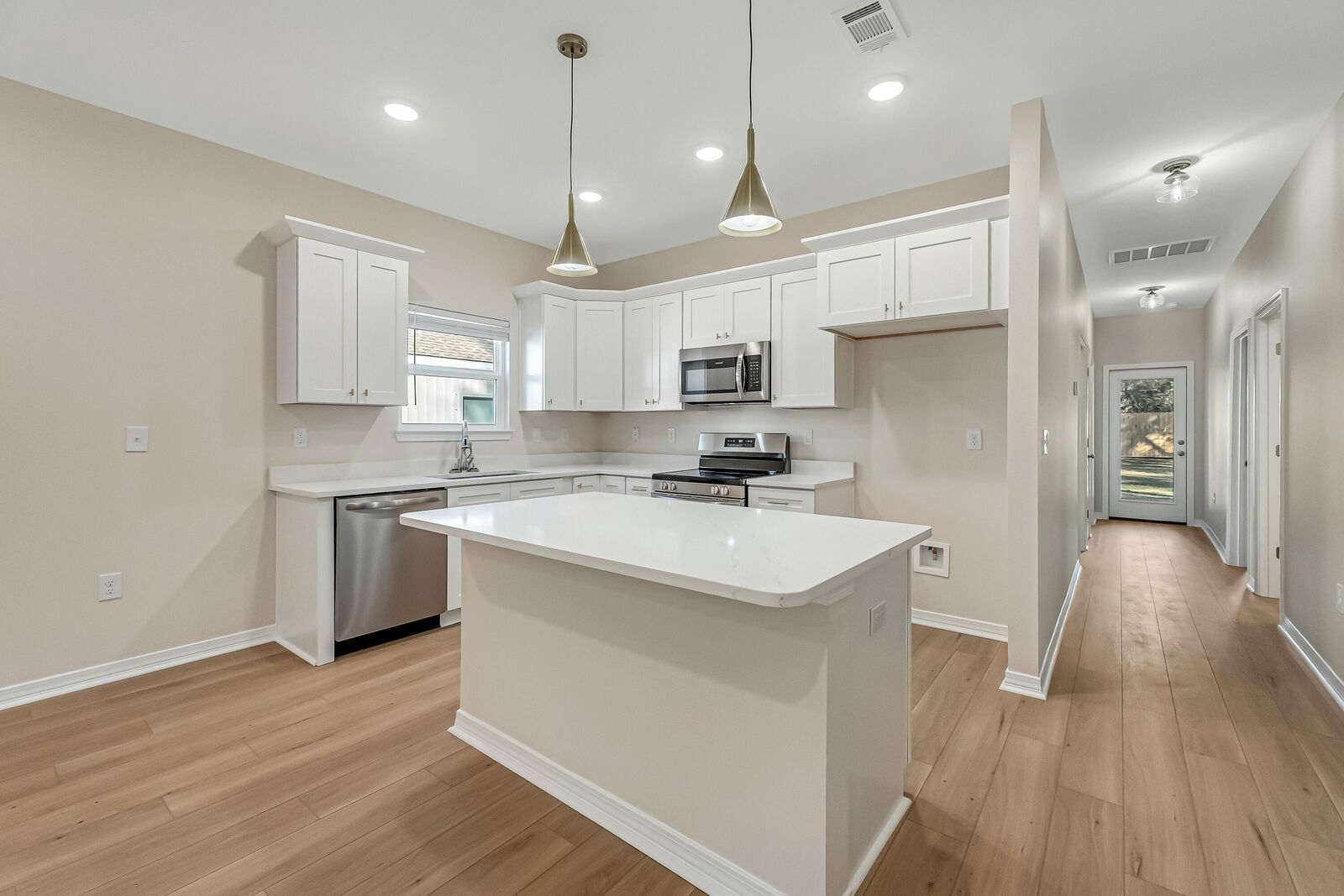 Property Photo:  3802 Golden Acres Circle  FL 32539 