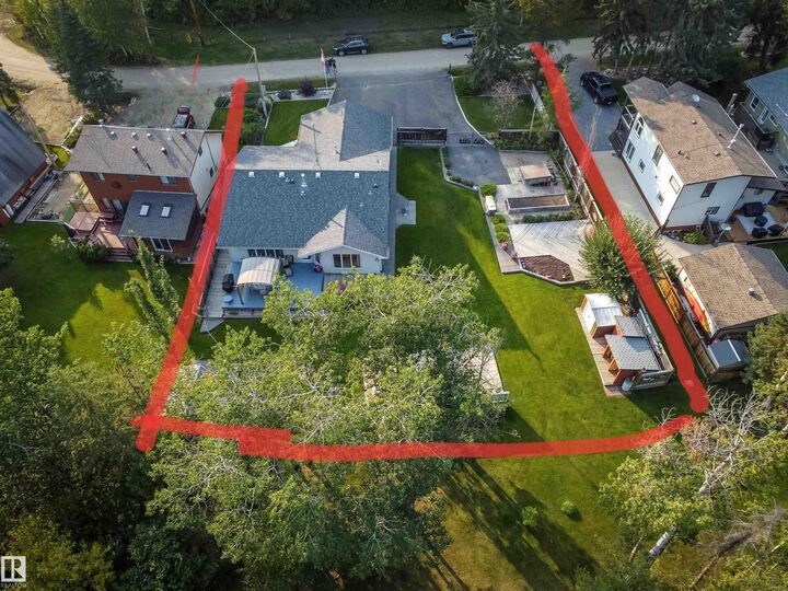 Property Photo:  1087 10 Street  AB T0E 1A0 