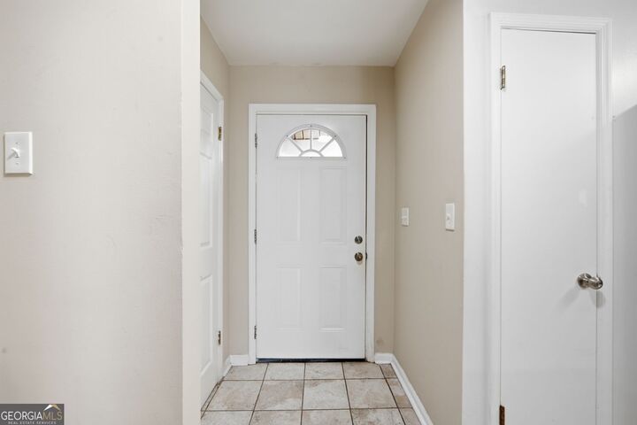 Property Photo: 3273 Tennington Place GA 30044