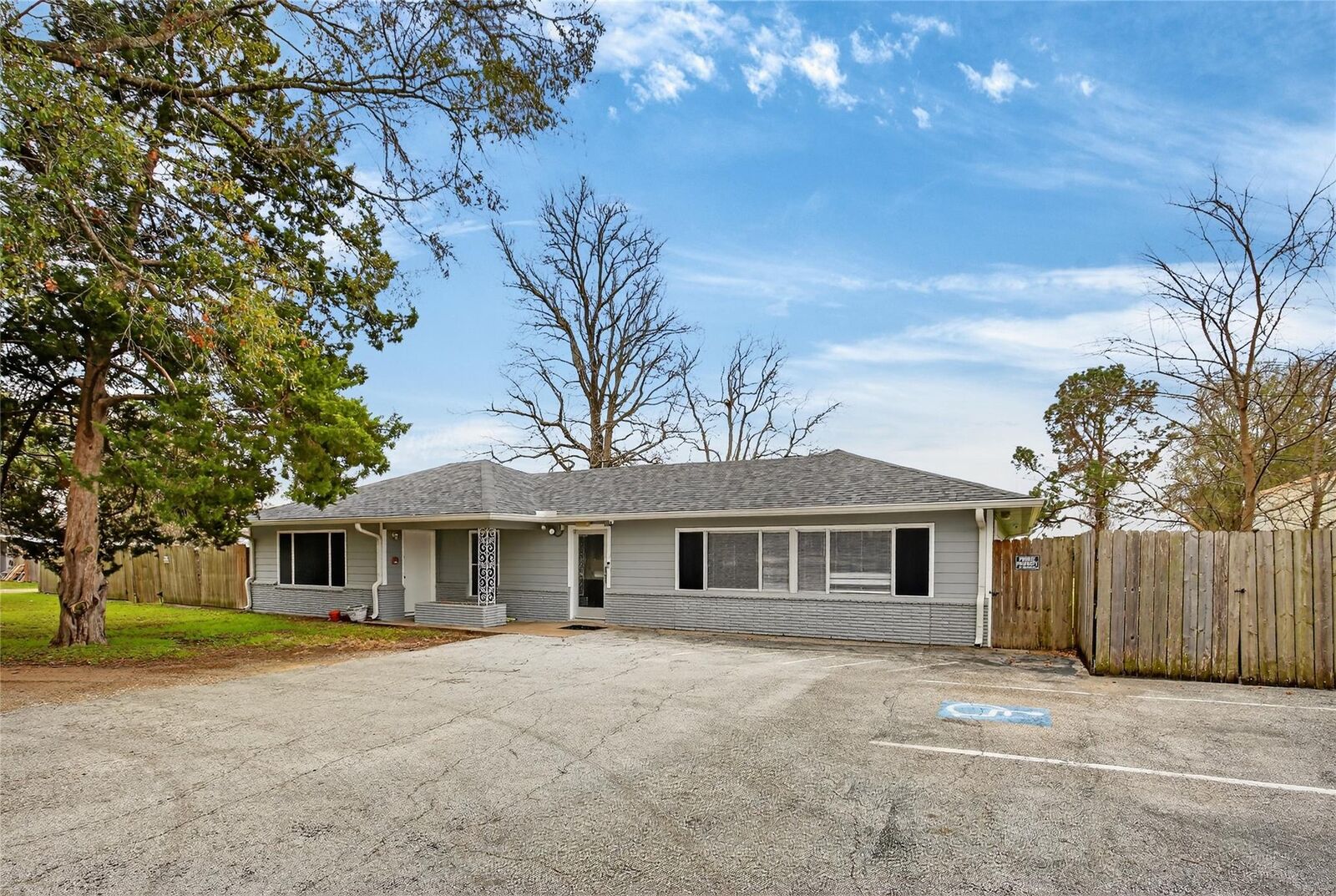 Property Photo: 5109 E 5th Street TX 77493