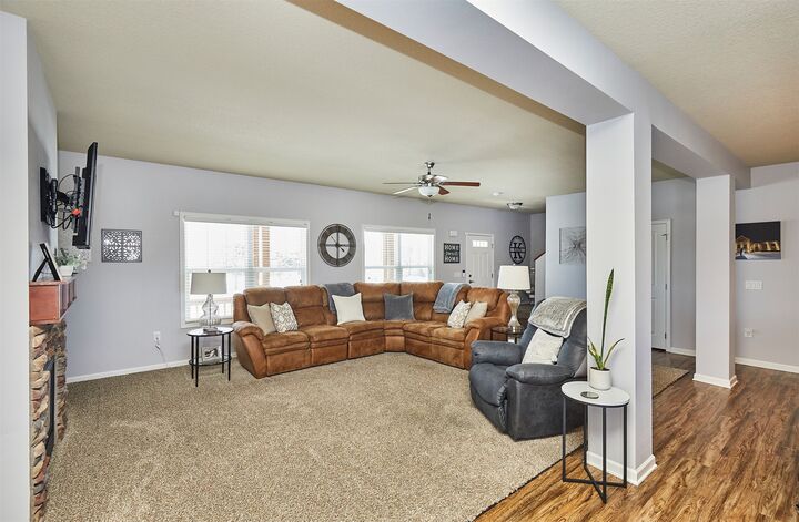 Property Photo:  1355 SE Waddell Way  IA 50263 