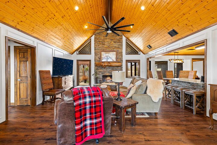 Property Photo:  8899 NE County Road 2100  TX 75487 