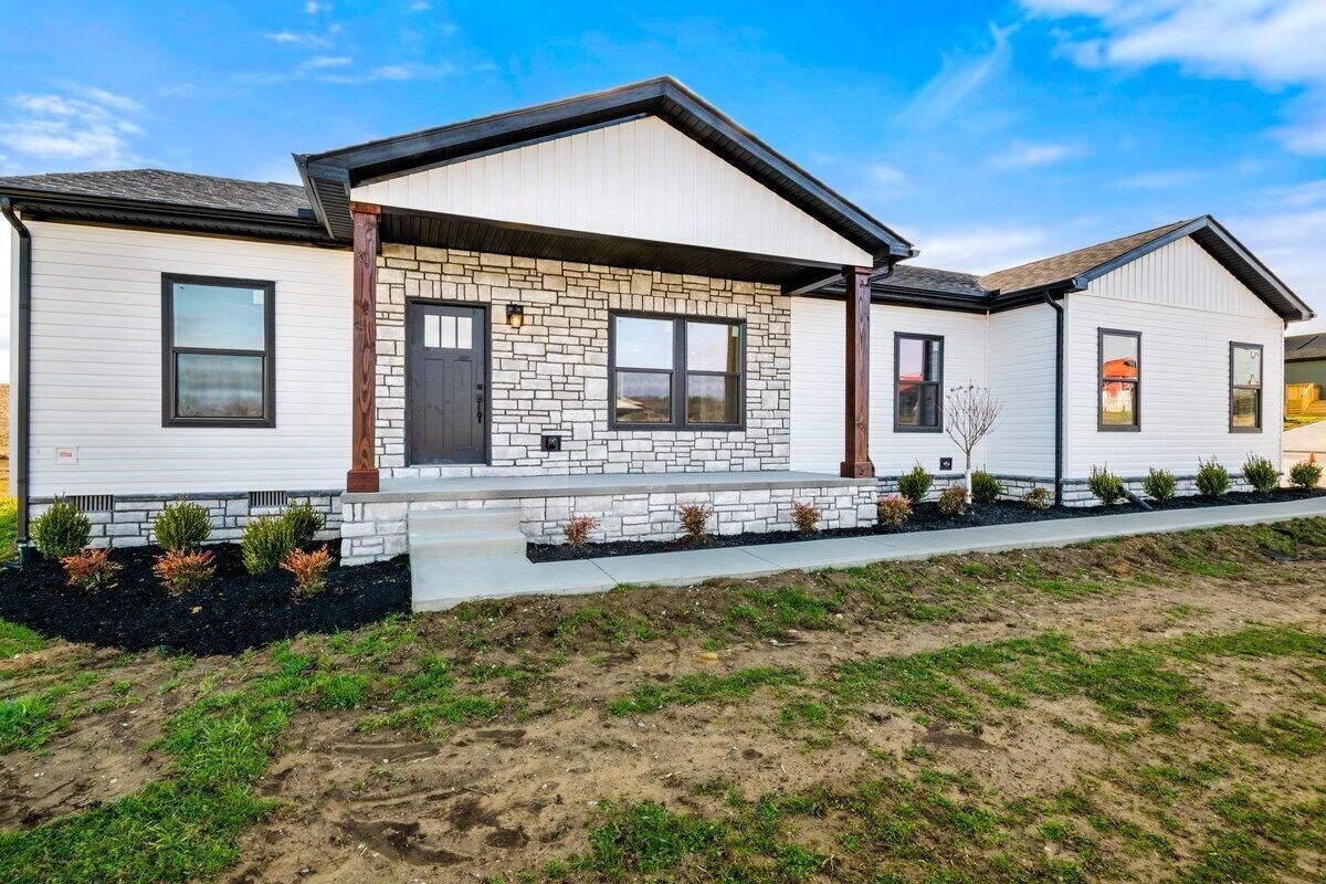 Property Photo:  301 Belmont Lane  KY 40741 