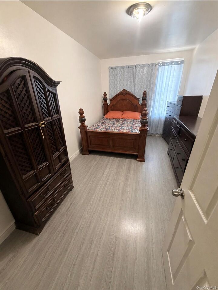 Property Photo:  1139 Noble Avenue  NY 10472 