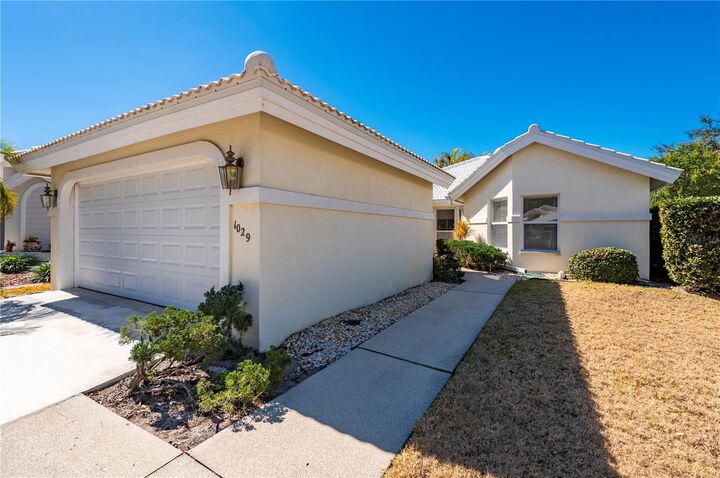 Property Photo:  1029 Harbor Town Drive  FL 34292 