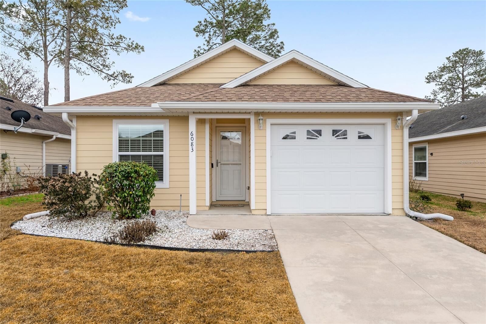 Property Photo: 6083 NW 117th Place FL 32615
