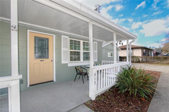 Property Photo: 413 Lakeview Avenue FL 33584