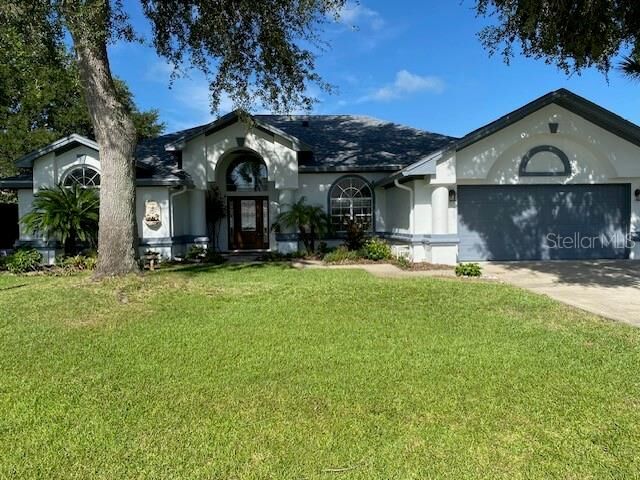 Property Photo: 10 Chelsea Court FL 32137