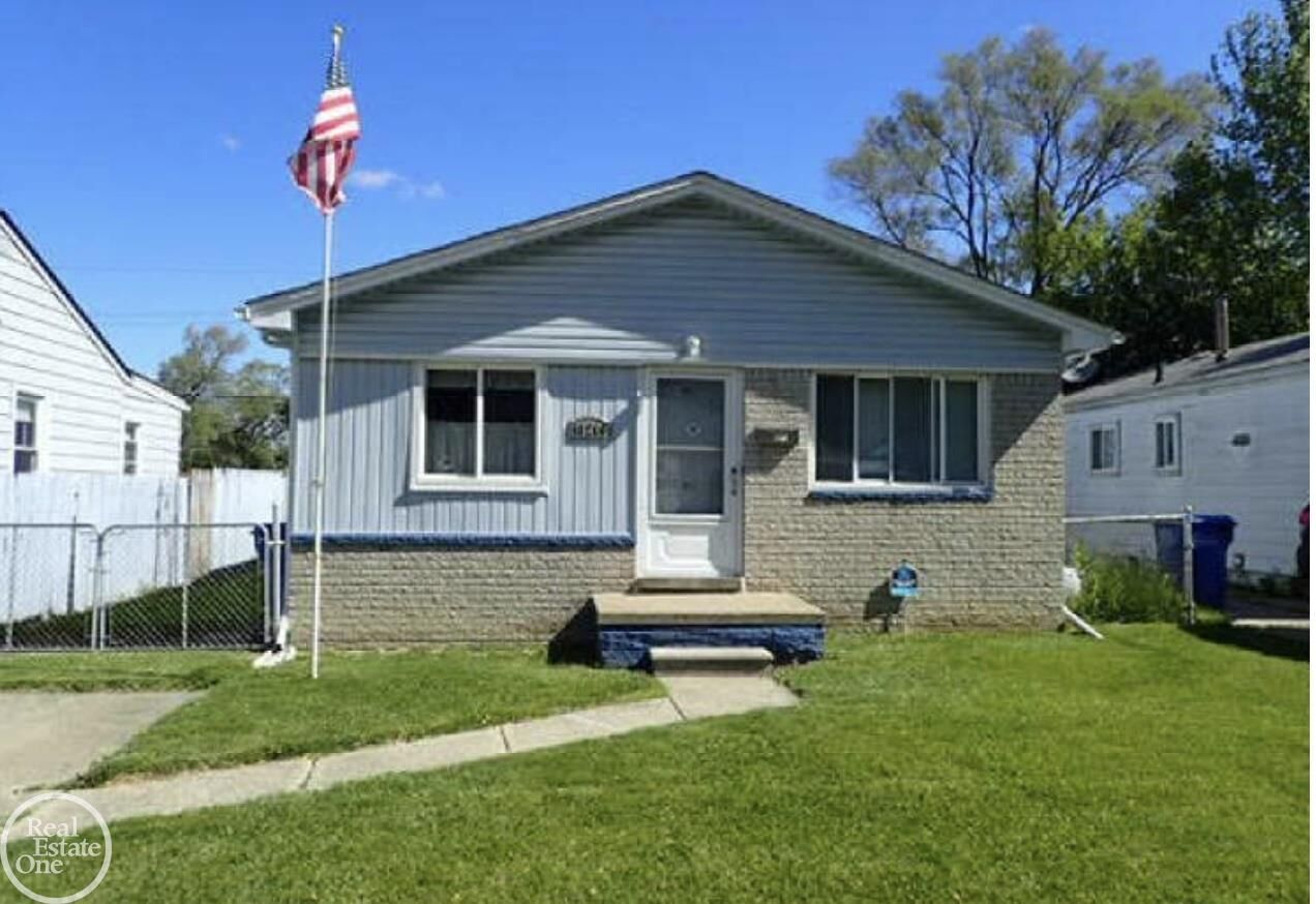 Property Photo: 11219 Maxwell Avenue MI 48089