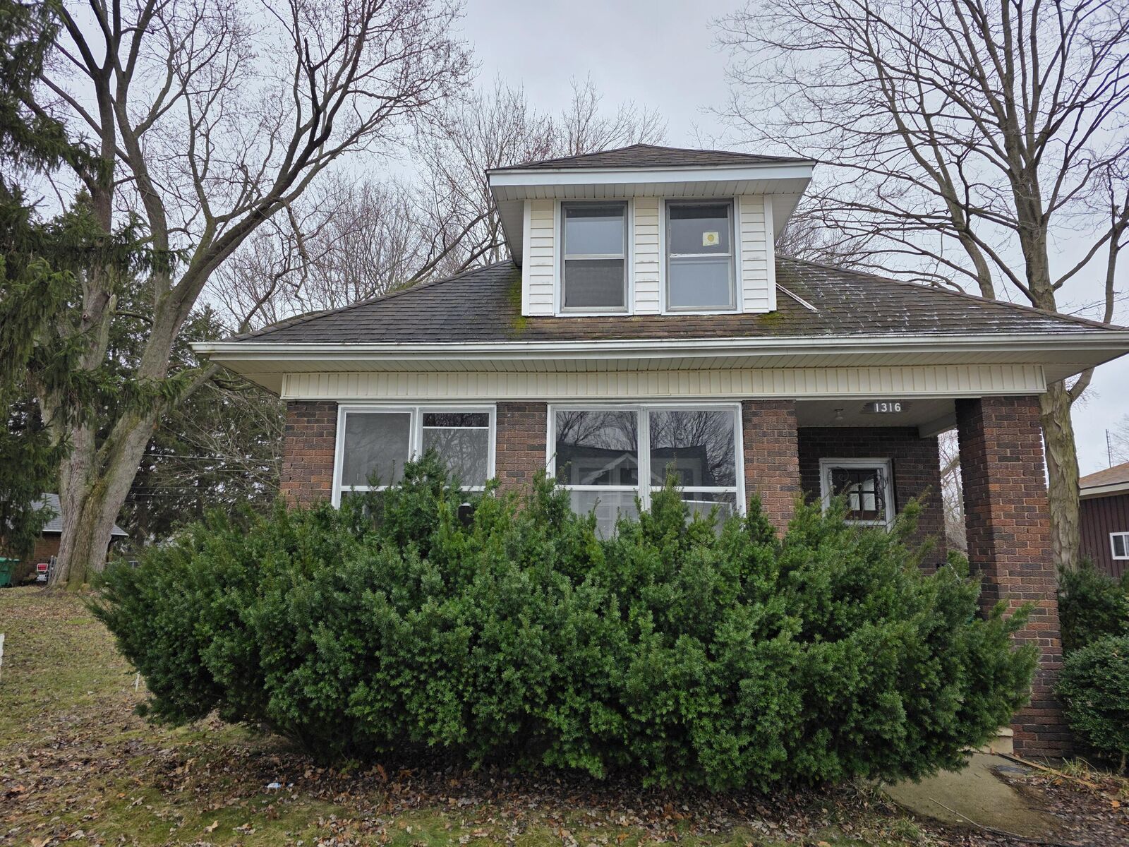 Property Photo:  1316 Eagle Street  MI 49120 