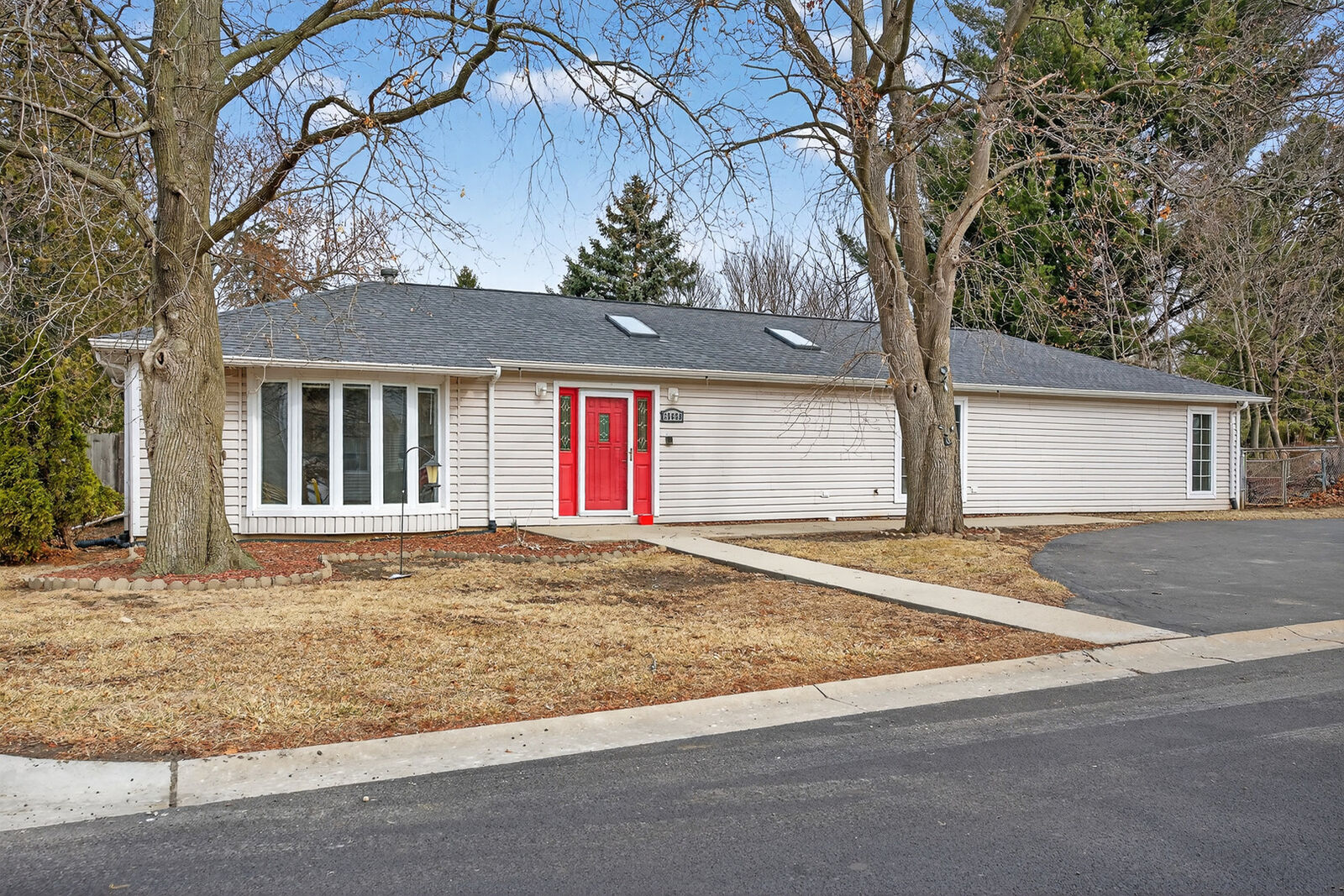 Property Photo:  25658 W Orchard Avenue  IL 60041 