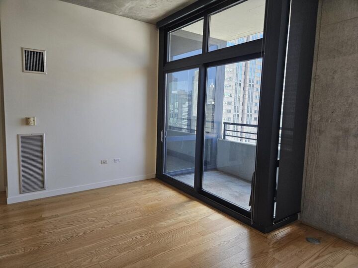 Property Photo: 235 W Van Buren Street 4516 IL 60607