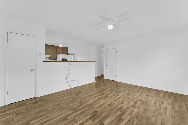 Property Photo:  1321 N Cedar Lake Road  IL 60073 