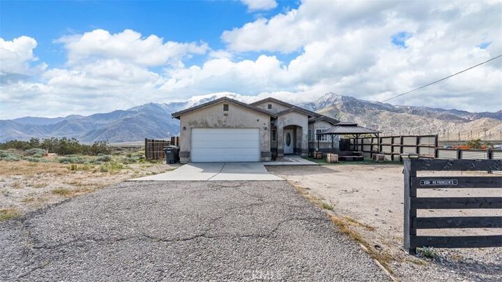 Property Photo: 55551 Tamarack CA 92282