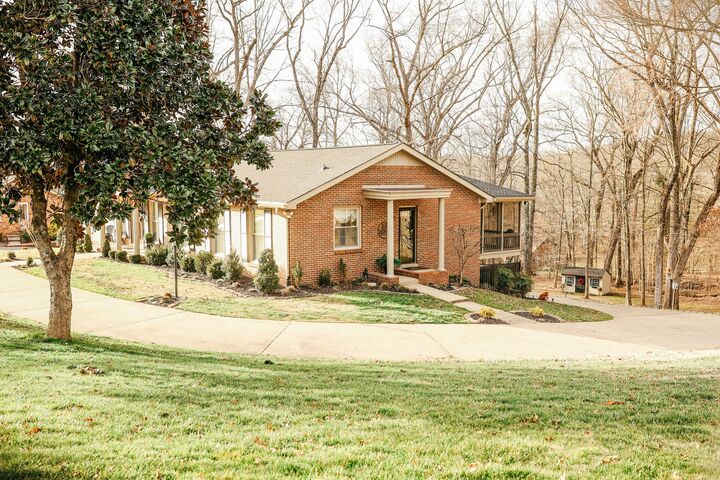 Property Photo:  559 Stratford Way  TN 37043 