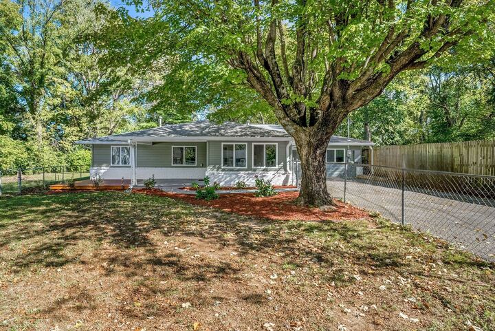 Property Photo: 2101 Jones Cir TN 37207