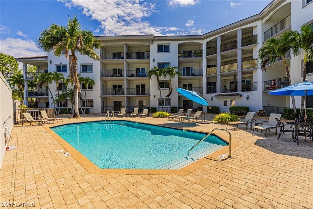 Property Photo: 1100 Pine Ridge Road B106 FL 34108