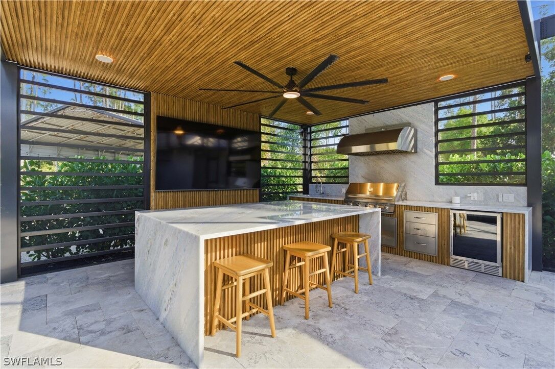 Property Photo: 25211 Pinson Drive FL 34135