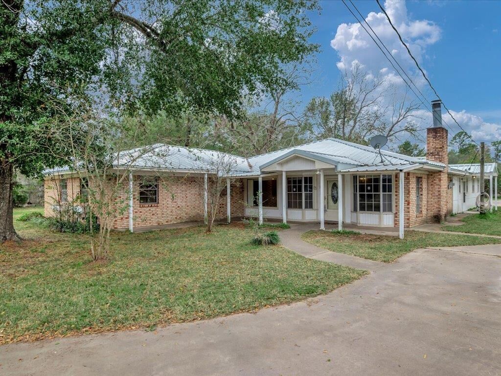 Property Photo:  312 Pinecrest Drive  TX 75862 