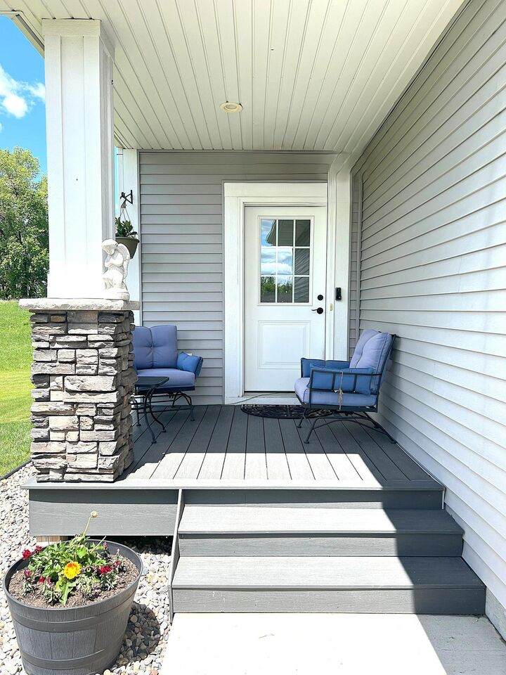 Property Photo: 592 Shoreview Lane MN 55397