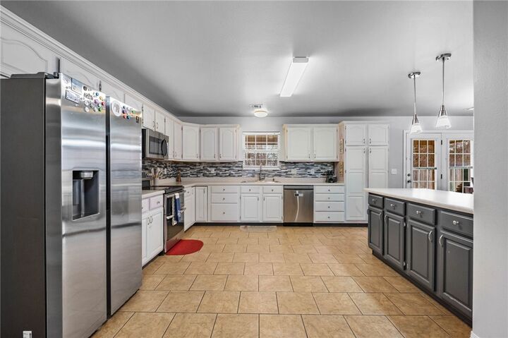 Property Photo: 1011 W Green Acres Place AR 72758