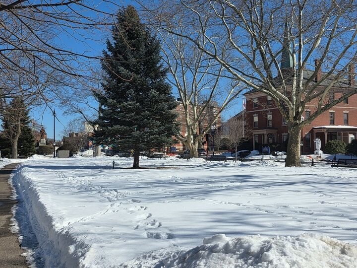 Property Photo:  10 Pleasant St 205  MA 01902 