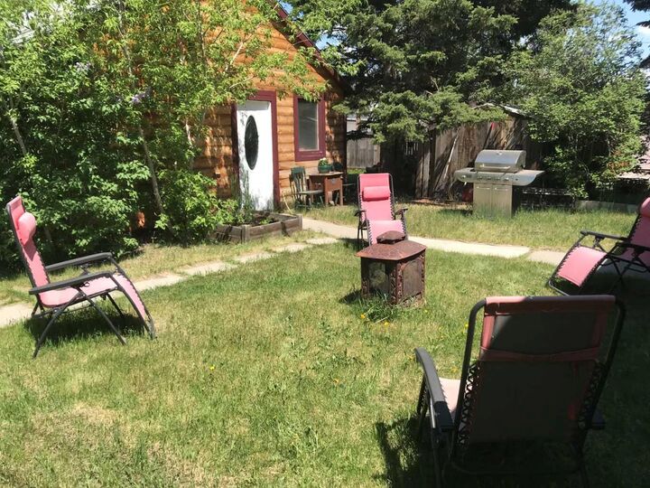 Property Photo:  6424 32 Avenue NW  AB T3B 0K4 