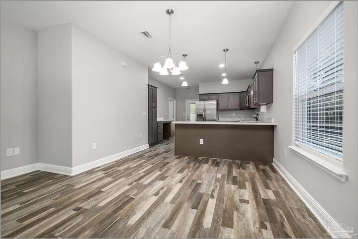 Property Photo:  618 Rentz Ave  FL 32507 