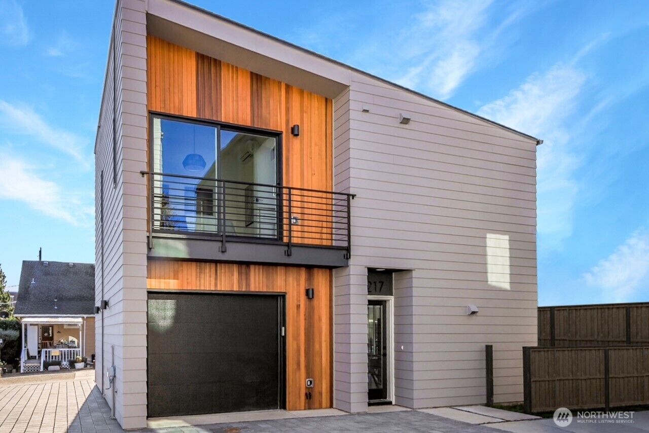 Property Photo:  4217 S Findlay Street  WA 98118 