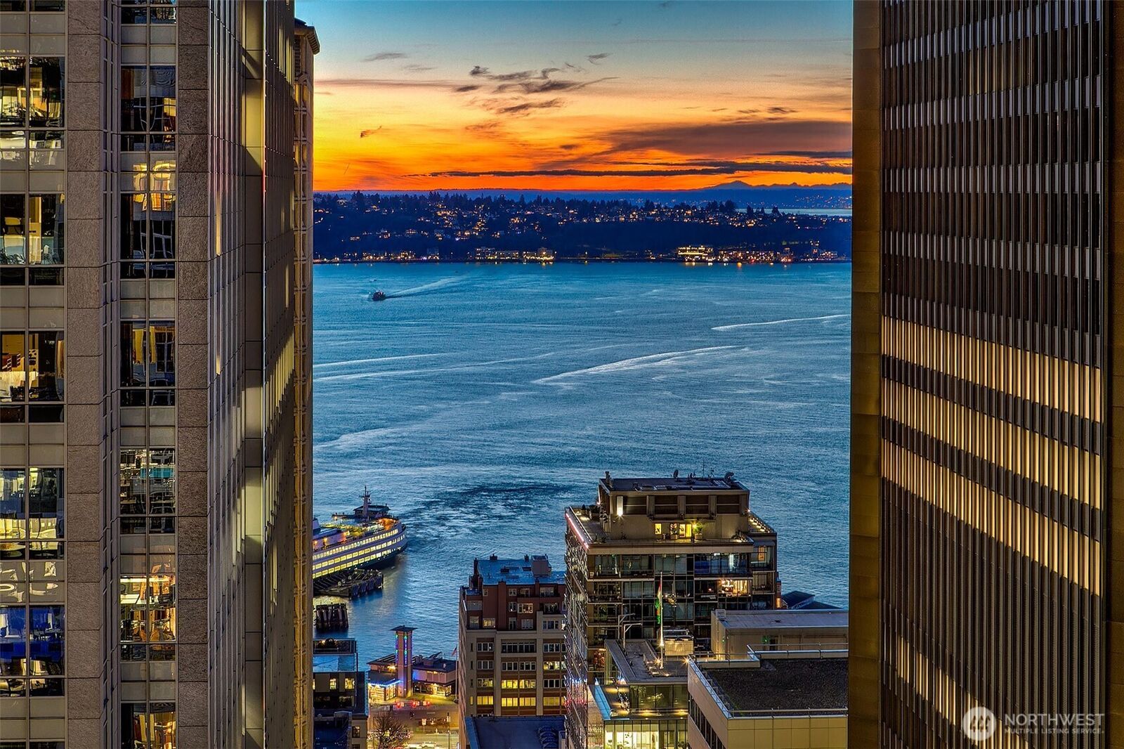 Property Photo:  909  5th Avenue 2301  WA 98164 