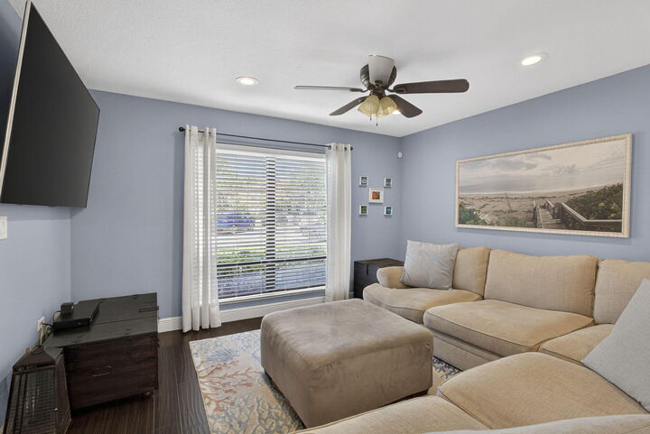 Property Photo:  326 Sandtree Drive  FL 33403 