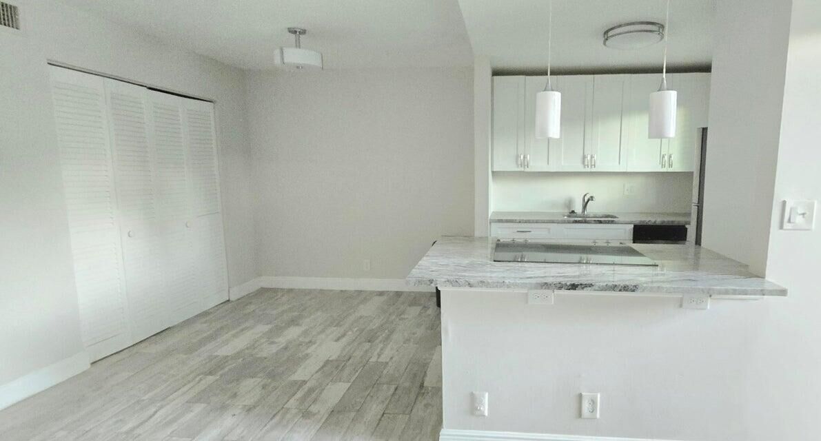 Property Photo: 115 SW 1st Avenue 2 FL 33435