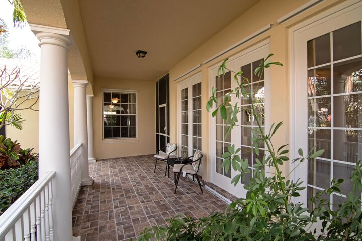 Property Photo:  2077 Futana Way  FL 33414 