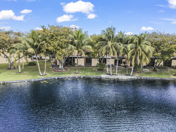 Property Photo:  1464 NW 97th Terrace 285  FL 33024 