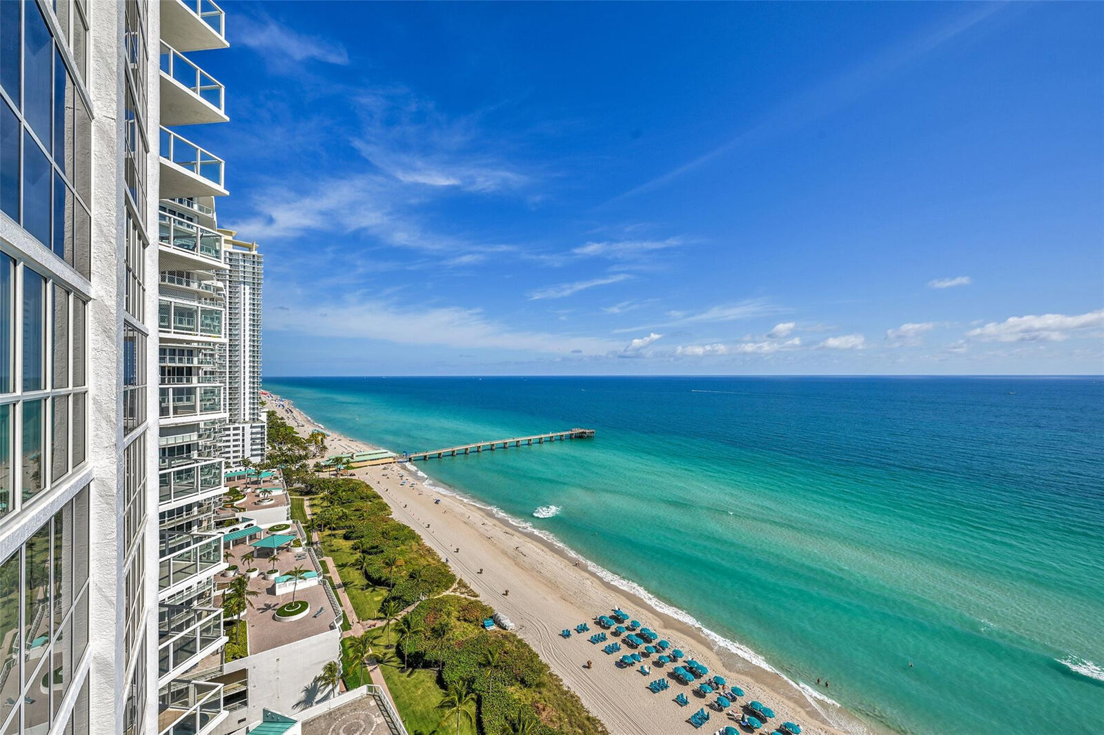 Property Photo:  16425 Collins Avenue 2011  FL 33160 