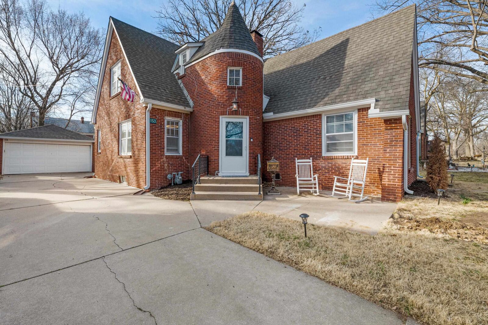 Property Photo:  153 N Parkwood Ln  KS 67208 