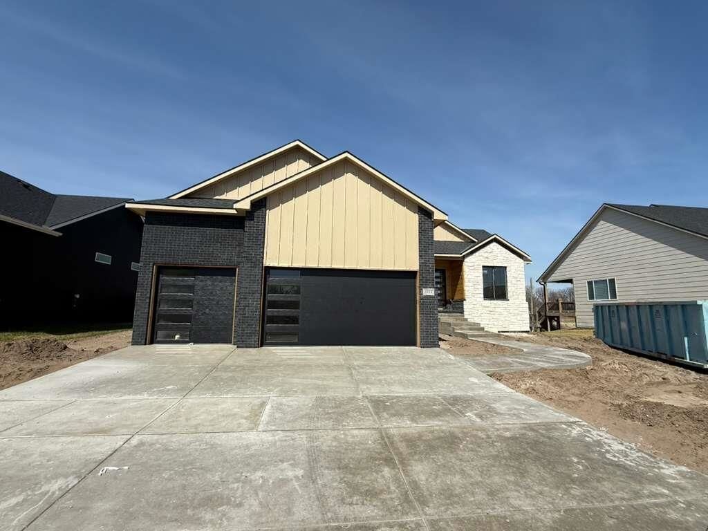 Property Photo:  3014 E Sunflower Dr  KS 67037 