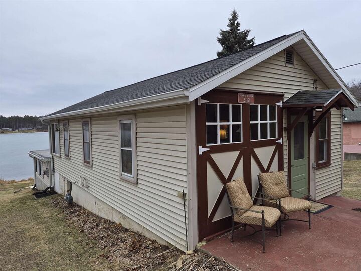 Property Photo:  3112 E Edgewater Street  WI 53563 