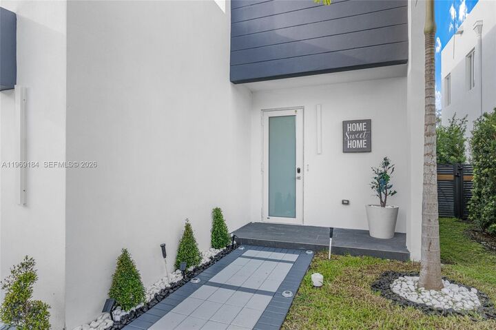 Property Photo:  10373 NW 68th Ter  FL 33178 