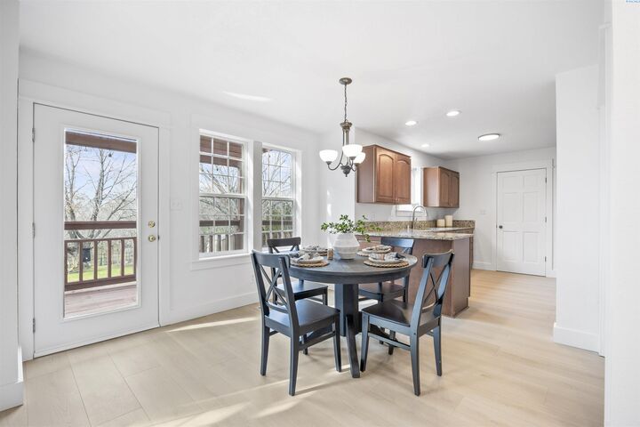 Property Photo:  285 Rachel Road  WA 99338 