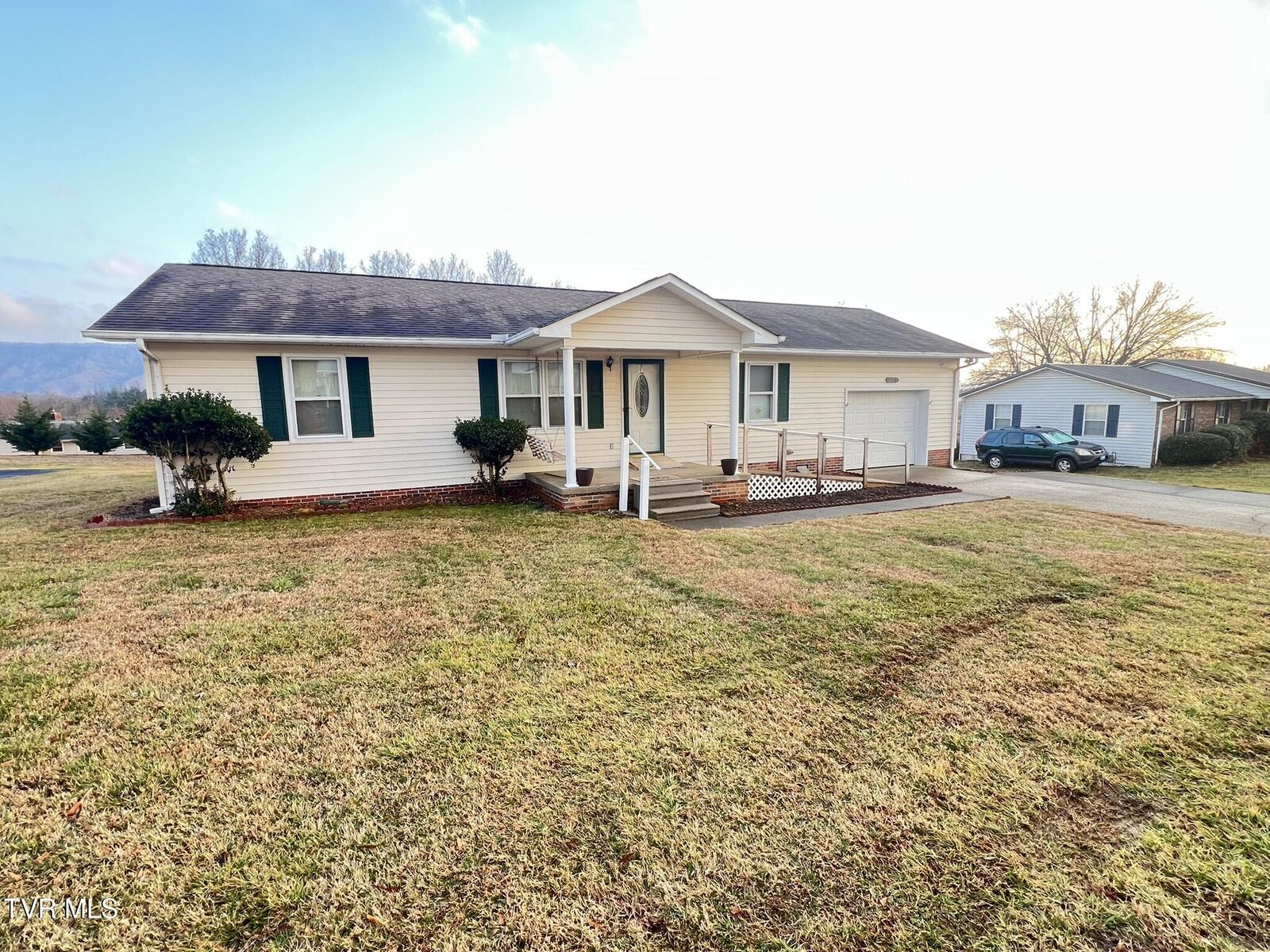 Property Photo: 207 Crest Drive TN 37645