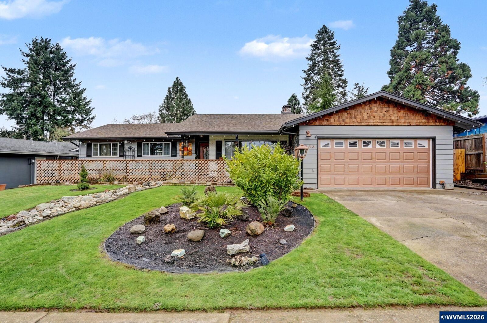 Property Photo:  1586 Ewald Av SE  OR 97302 