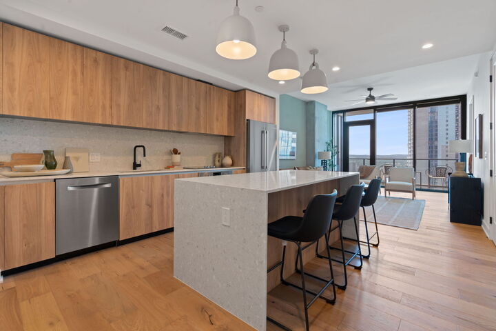 Property Photo: 84 East Avenue 1610 TX 78701