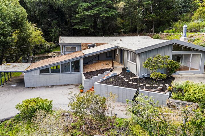 Property Photo:  11 Hollyhock Court  CA 94941 